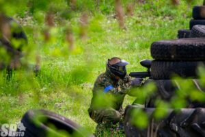 paintball-jàtékos-céloz-amazonaspaintball-hu